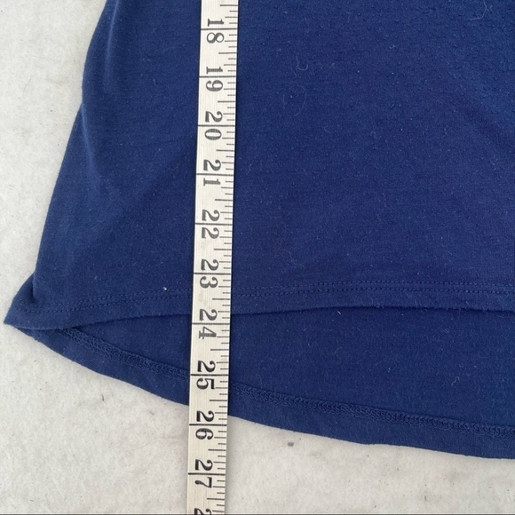 DISNEY Women’s Navy Blue Mickey and Minnie Mouse Short Sleeved T-Shirt sz Medium - Picture 4 of 8